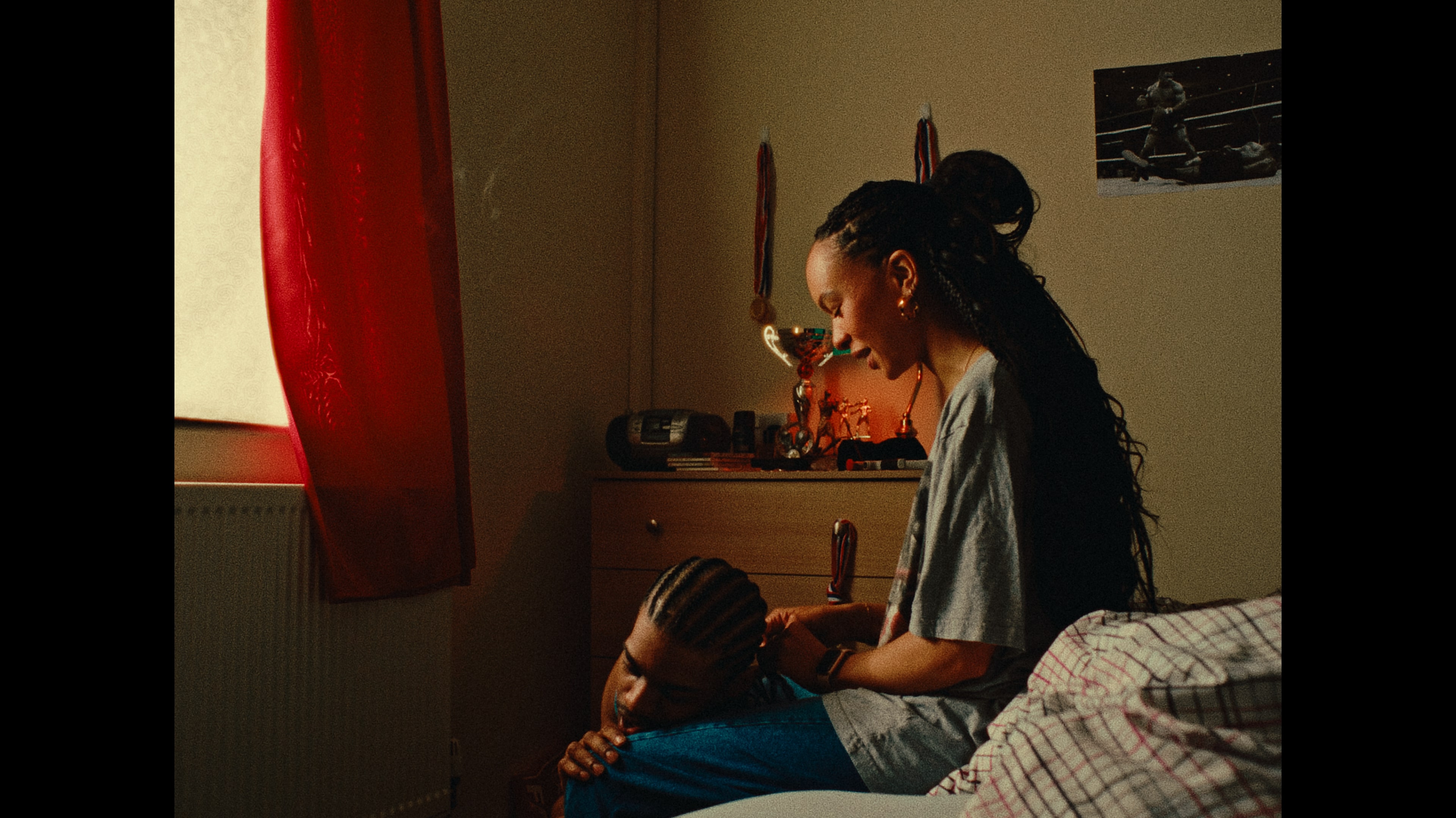 On The Ropes still 3