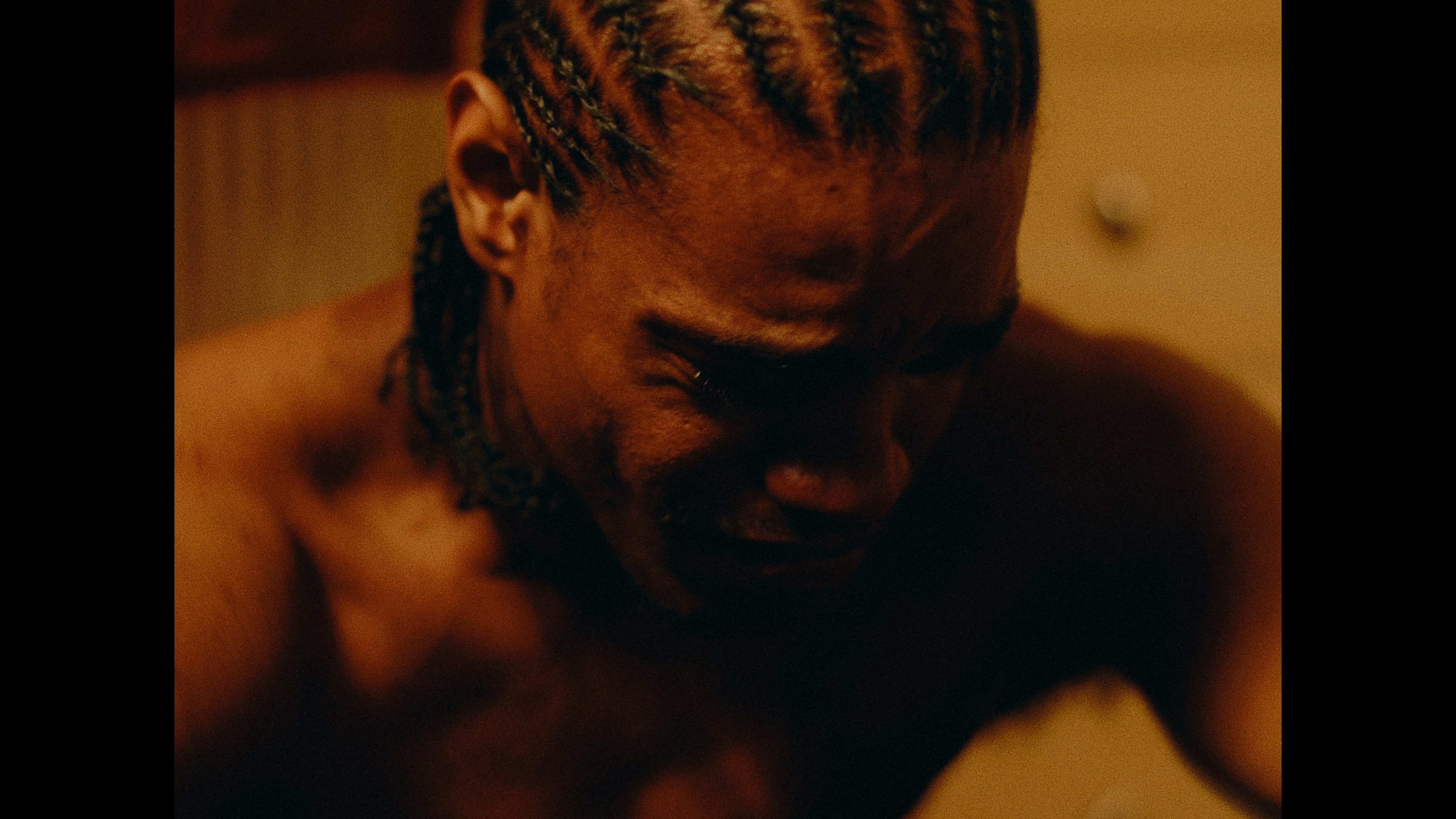 On The Ropes still 3